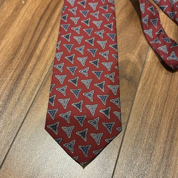 90s Paulo Conti red triangle design tie - Picture 2 of 5